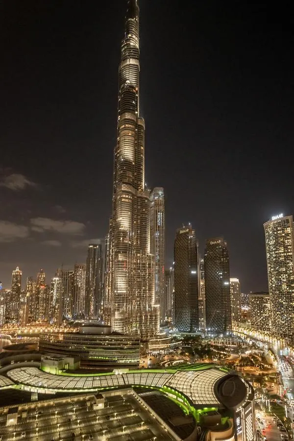 Emaar Fashion Avenue - Formerly Address Dubai Mall Four Apple