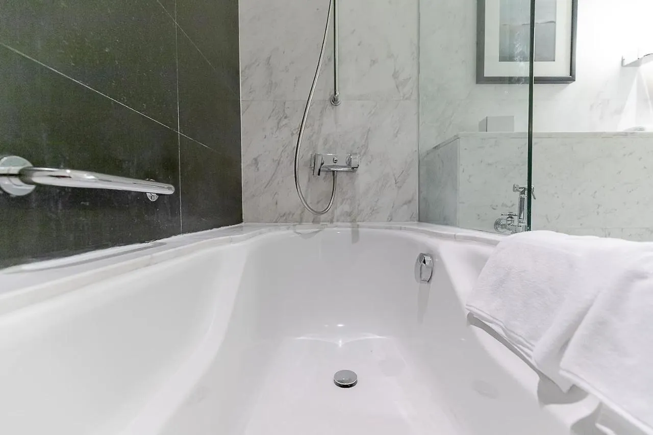 Emaar Fashion Avenue - Formerly Address Dubai Mall Four Apple Apartment